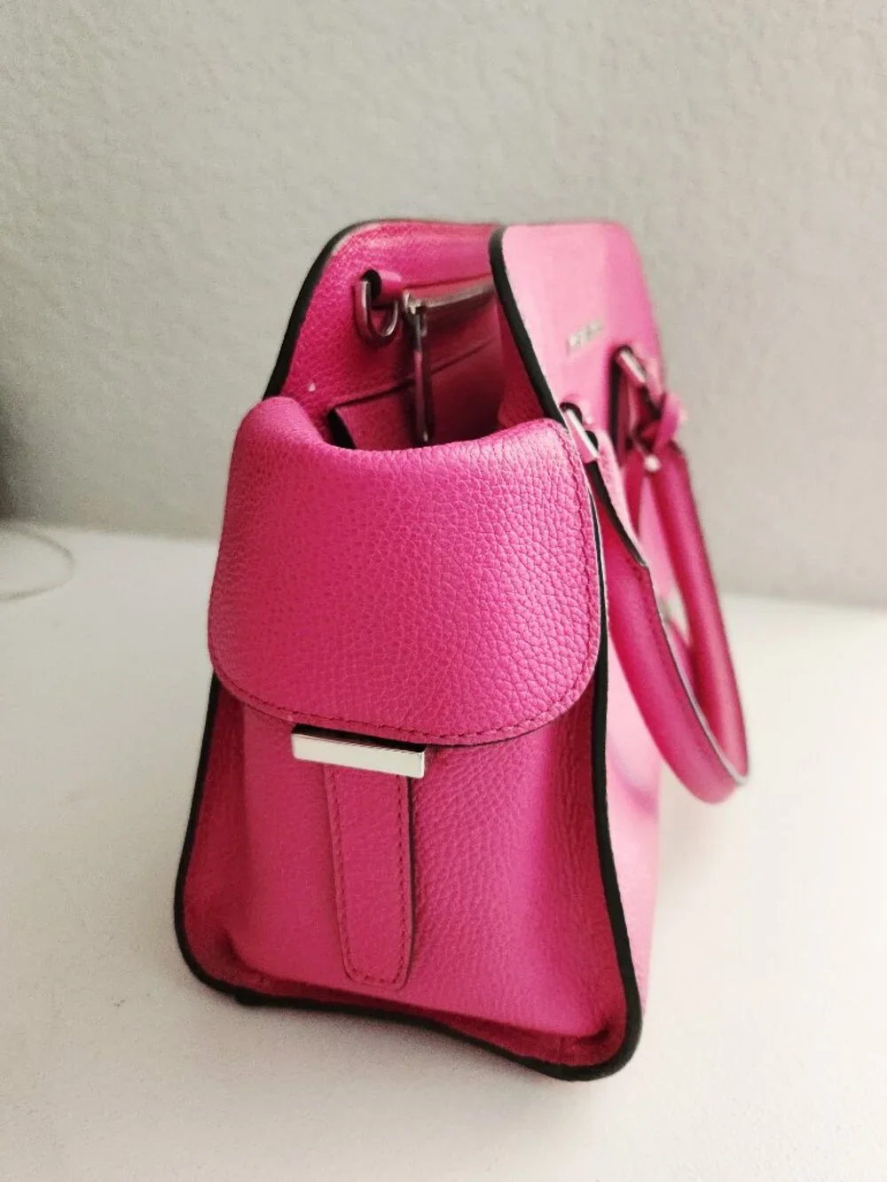 Like New Michael Kors Rasberry Pink Shoulder/Crossbody Bag Purse